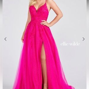 Elllie Wilde Size 6 style EW122014